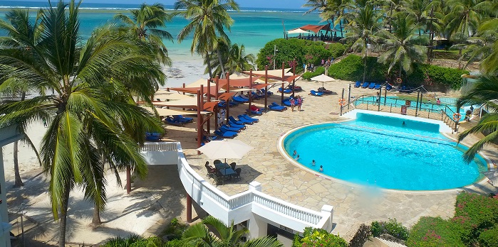 Pool & Beach view