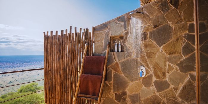 Outside shower experience