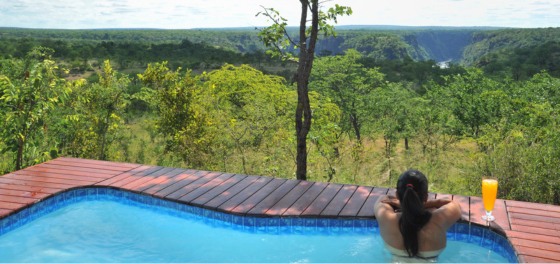 Drinks in the plunge pool