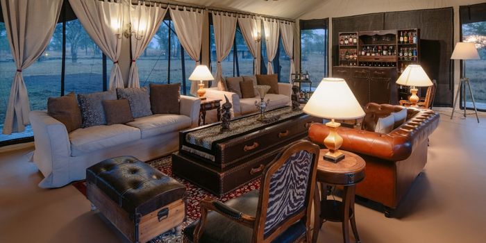 Lounge & Bar Evening