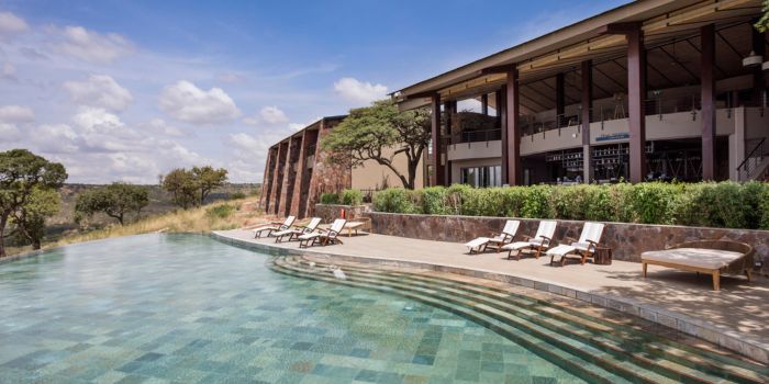 The infinity pool in front of the lodge