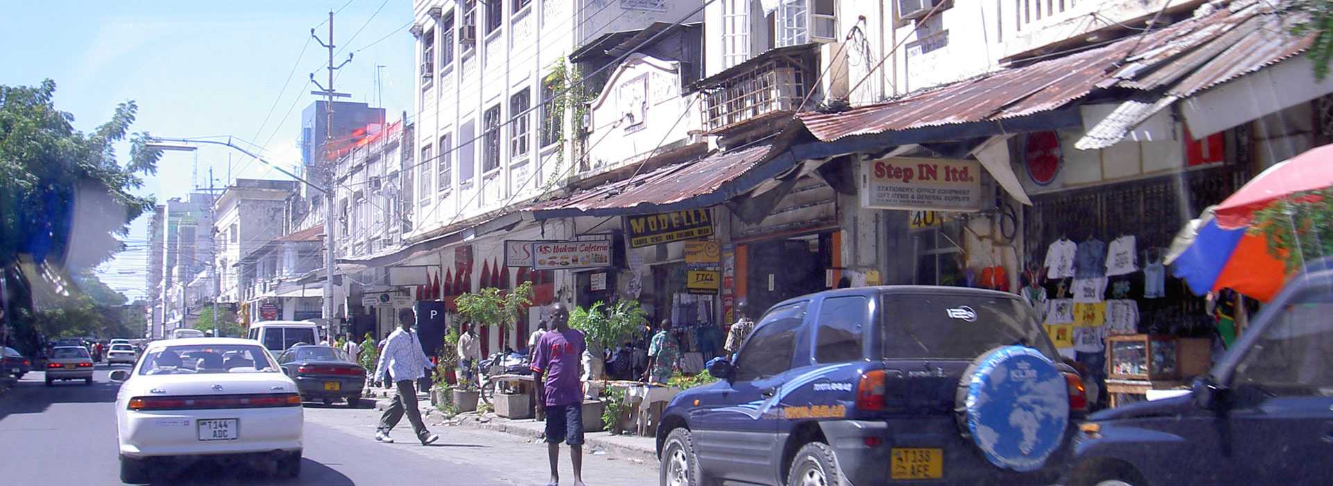 Street scene in Dar Es Salaam, Tanzania