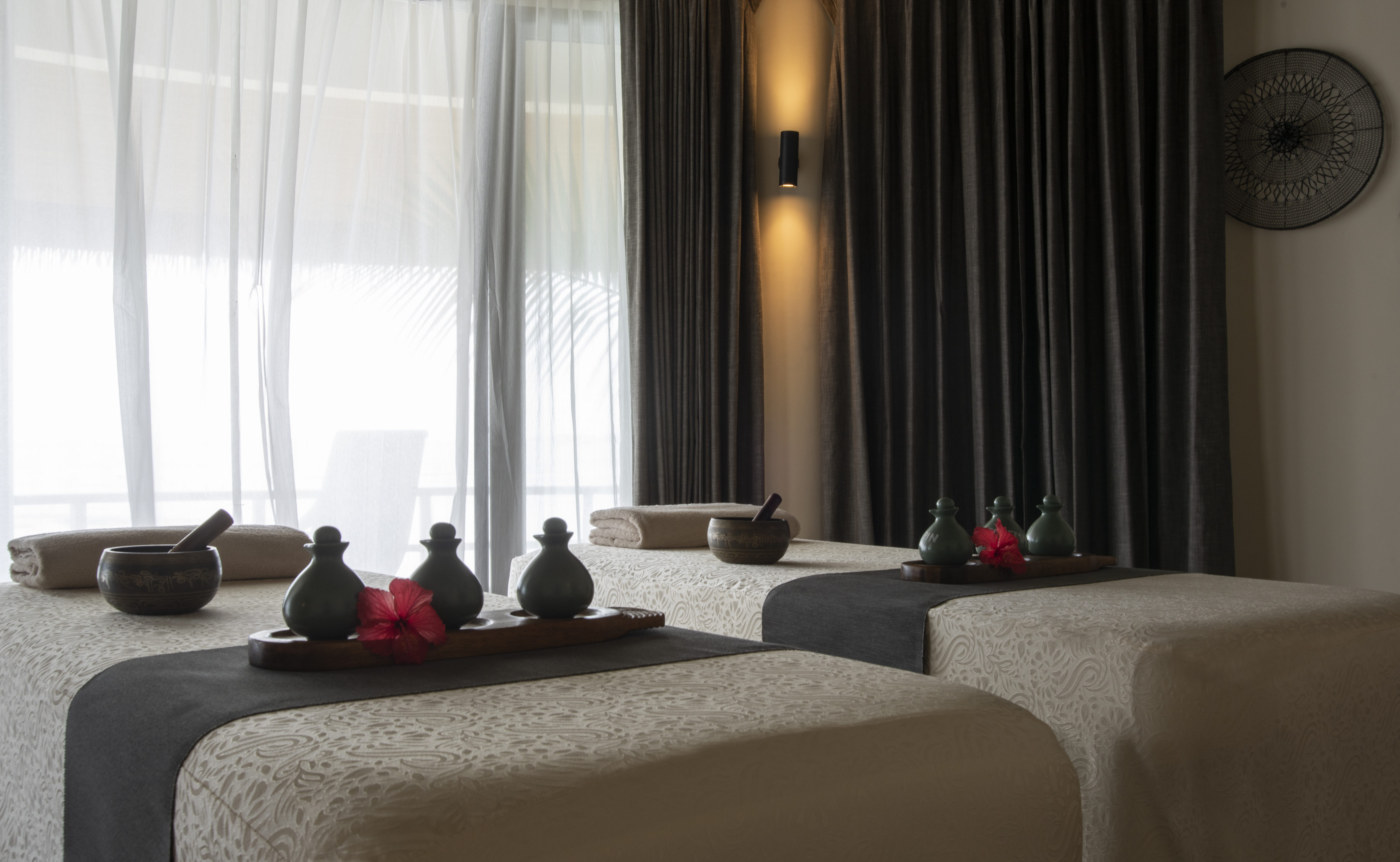 Spa_Beds_with_Amenities.jpg