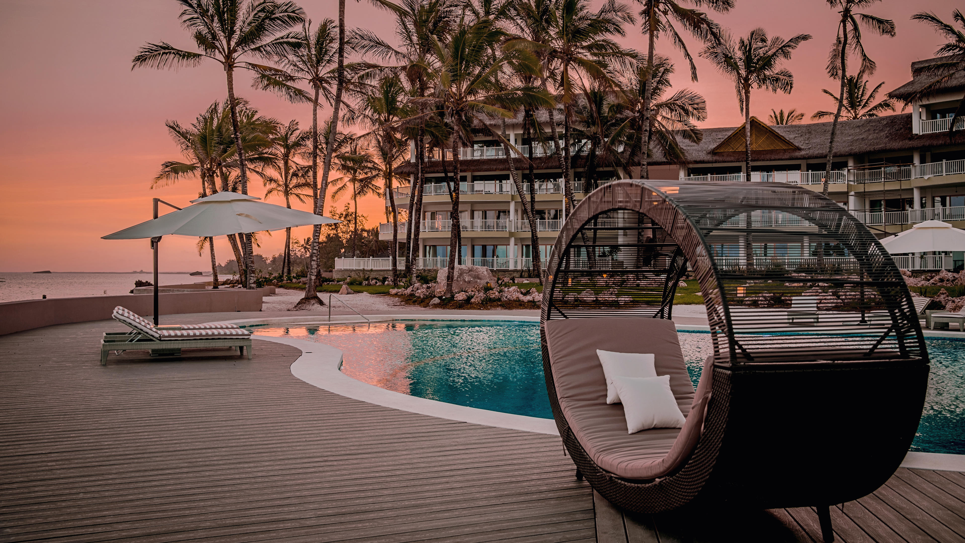 Hemingways_Watamu_Sunset.jpg
